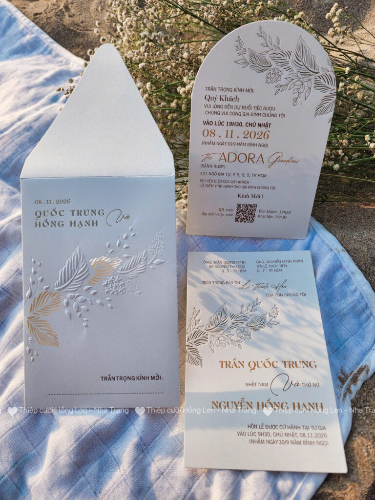 Thiệp cưới HL06
